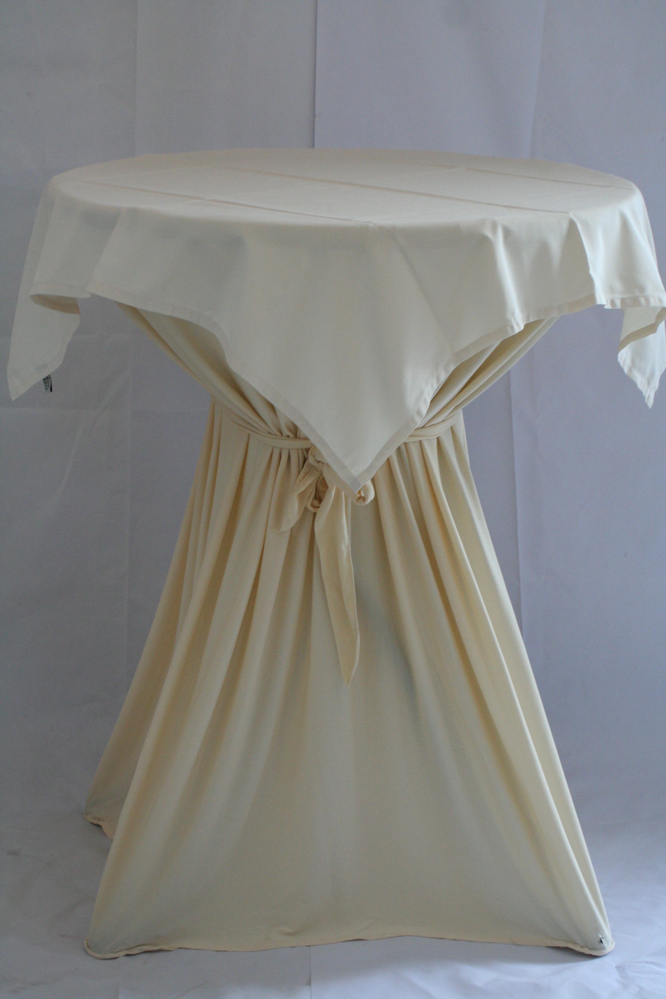 Tafelrok met afdek kleed crème voor statafel